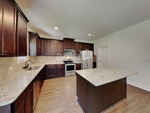1078 Hartwell Rd in Locust Grove, GA - Building Photo - Building Photo