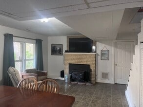 304 Pine Dr in Amissville, VA - Building Photo - Building Photo