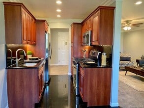 65 Prospect Ave in Hewlett, NY - Building Photo - Building Photo