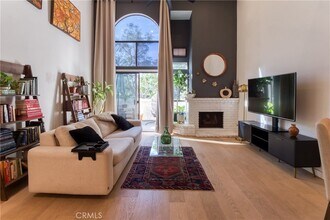 17202 Corbina Ln, Unit 205 in Huntington Beach, CA - Foto de edificio - Building Photo