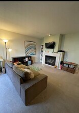 826 Boardwalk Pl, Unit 826 Boardwalk Place in Redwood City, CA - Foto de edificio - Building Photo