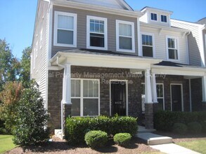 8025 Goldenrain Way in Raleigh, NC - Building Photo - Building Photo