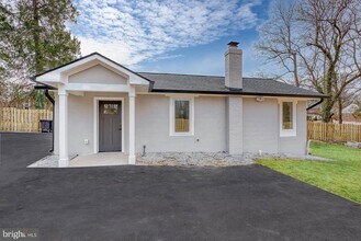 9300 Riggs Rd in Adelphi, MD - Building Photo - Building Photo