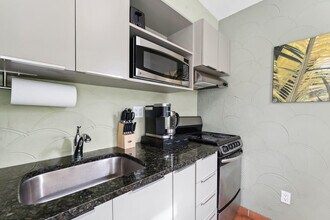 405 Española Wy in Miami Beach, FL - Building Photo - Building Photo