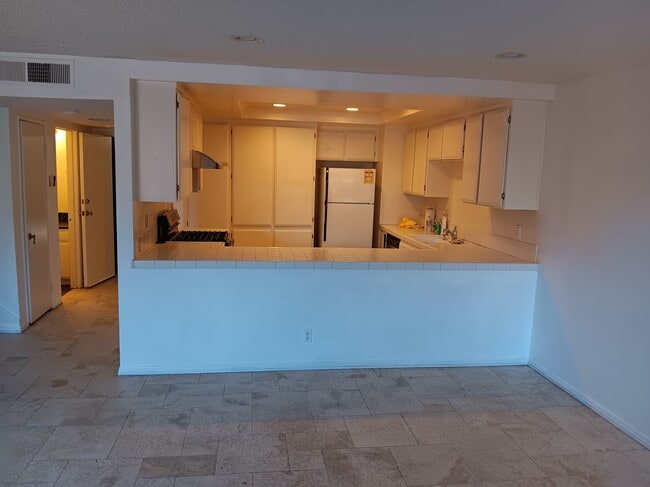 8435 Burnet Ave in Los Angeles, CA - Building Photo - Building Photo