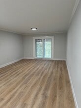 11 Shadowbrook Ln, Unit 8 in Milford, MA - Building Photo - Building Photo