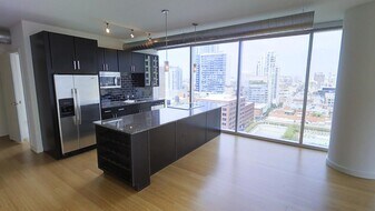 149 W Kinzie St, Unit 1805 in Chicago, IL - Building Photo