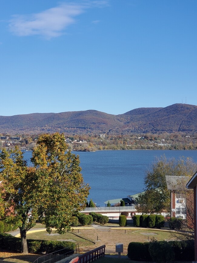 177 W Parmenter St, Unit 3 in Newburgh, NY - Building Photo - Building Photo