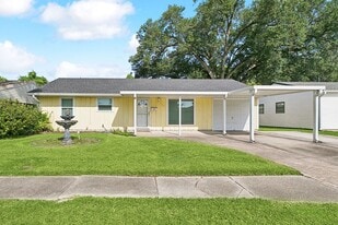 309 W Tish Dr in Avondale, LA - Building Photo