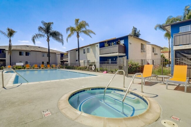 Terre at Lakeside in Lakeside, CA - Foto de edificio - Building Photo