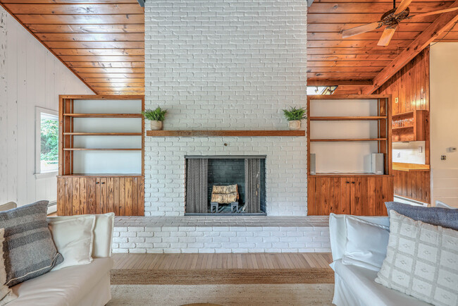 90 Wright Ave in South Kingstown, RI - Building Photo - Building Photo