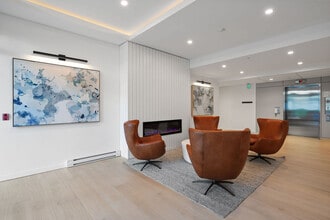 Adelaide Apartments in Esquimalt, BC - Building Photo - Building Photo