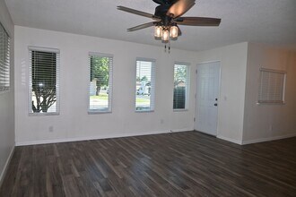 9698 Gamay Way in Elk Grove, CA - Building Photo - Building Photo