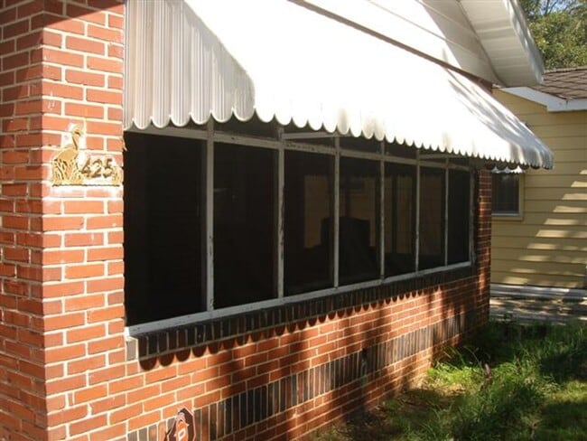 property at 425 W 46th St