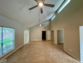2711 Colony Dr in Sugar Land, TX - Building Photo - Building Photo