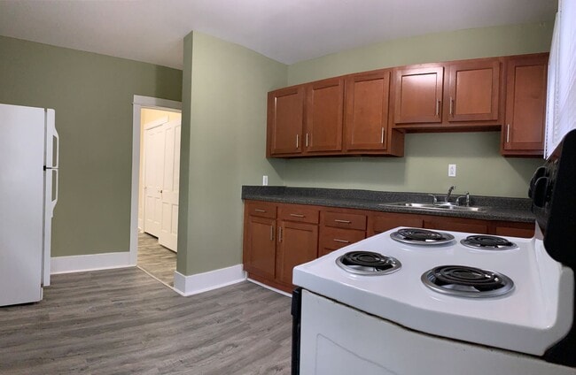 property at 602 W Hill St