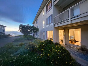 6 Captain Dr in Emeryville, CA - Building Photo - Building Photo