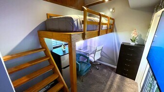 1511 S John Young Pkwy in Orlando, FL - Building Photo