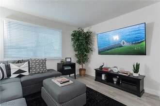 4273 Ridgeview Dr in Las Vegas, NV - Building Photo - Building Photo