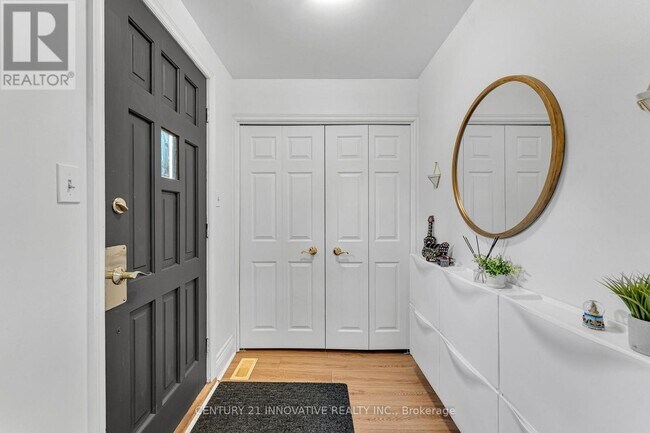 39 Delena Ave N in Hamilton, ON - Building Photo - Building Photo