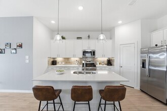 8611 Pier Cove Dr in Cypress, TX - Building Photo - Building Photo