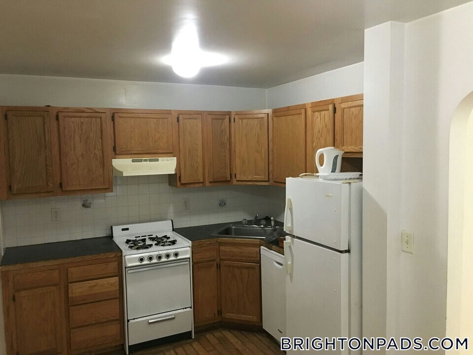 4-8 Vinal St in Boston, MA - Building Photo