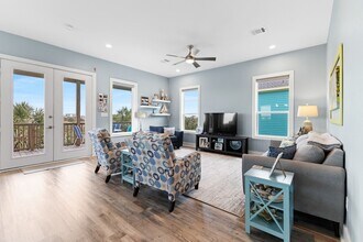4111 Isla Del Sol Dr in Galveston, TX - Building Photo - Building Photo