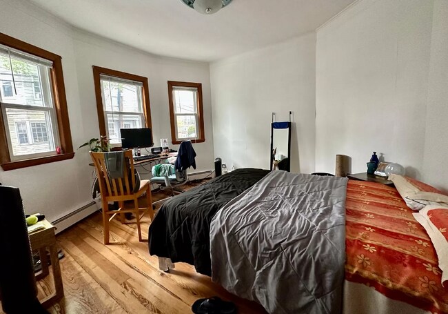 24 Hardwick St, Unit 1 in Cambridge, MA - Building Photo - Building Photo