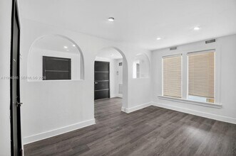 220 SW 16th St in Dania Beach, FL - Building Photo - Building Photo