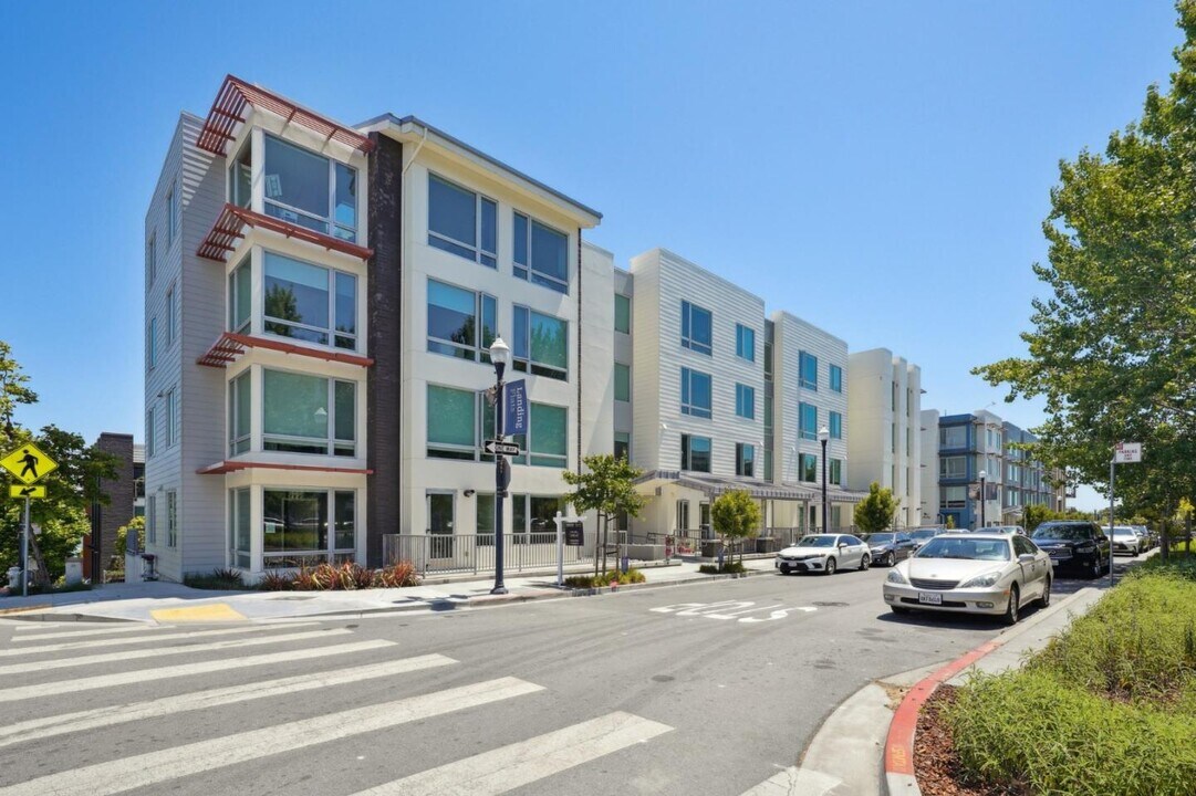 10 Innes Ct in San Francisco, CA - Building Photo
