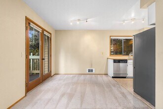 320 10th St in Kirkland, WA - Building Photo - Building Photo