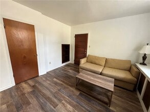 1601 Hillsdale Ave, Unit 2 in Dormont, PA - Building Photo - Building Photo