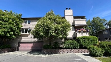 3425 Lakeshore Dr in Anchorage, AK - Building Photo - Building Photo