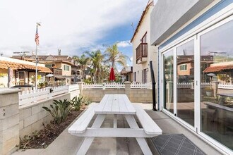717 Island Ct in San Diego, CA - Building Photo - Building Photo
