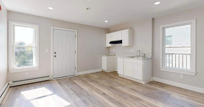 48 Knox St in Lewiston, ME - Foto de edificio - Building Photo