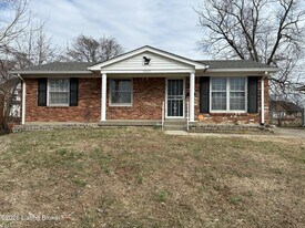 3307 Chinquapin Ln in Louisville, KY - Building Photo