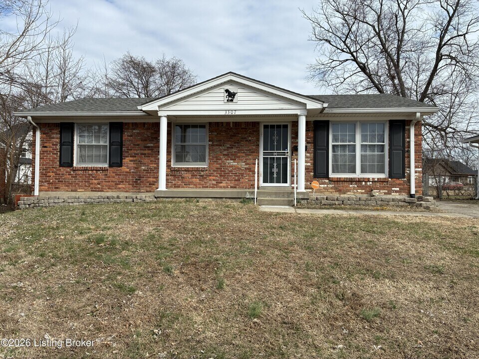 3307 Chinquapin Ln in Louisville, KY - Building Photo