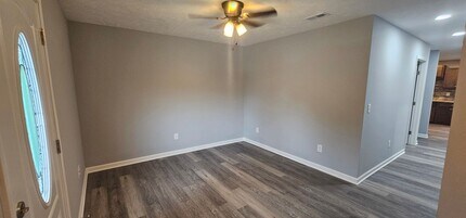 315 Davis St in Cowan, TN - Building Photo - Building Photo