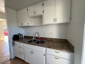 8128 Dodie St in San Diego, CA - Foto de edificio - Building Photo