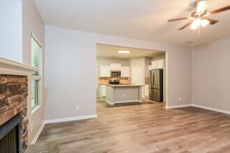 131 Bethany Manor Dr in Ball Ground, GA - Foto de edificio - Building Photo