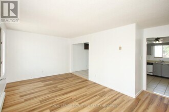 42 Tecumseh Ave in Oshawa, ON - Building Photo - Building Photo