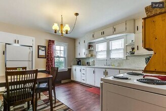 5307 32nd Ave, Unit Main Floor in Kenosha, WI - Building Photo - Building Photo