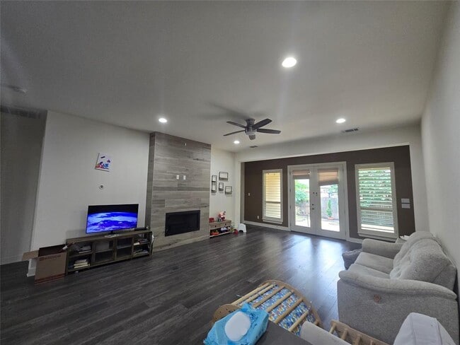 property at 3305 Magellan Ct