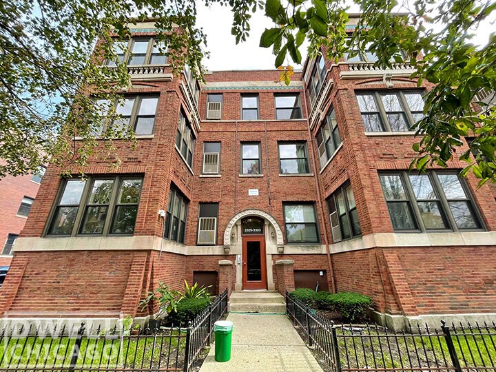 2337 N Kedzie Blvd, Unit 1 in Chicago, IL - Building Photo