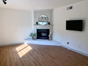 1483 Theresa Dr in Charleston, SC - Building Photo - Building Photo