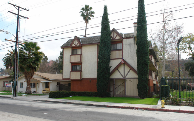 626 E Palmer Ave in Glendale, CA - Building Photo - Building Photo