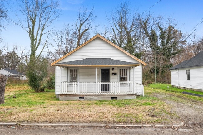 property at 419 E Rockspring St