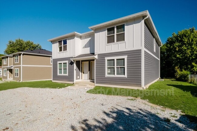 7266 W Reformatory Rd in Fortville, IN - Building Photo - Building Photo