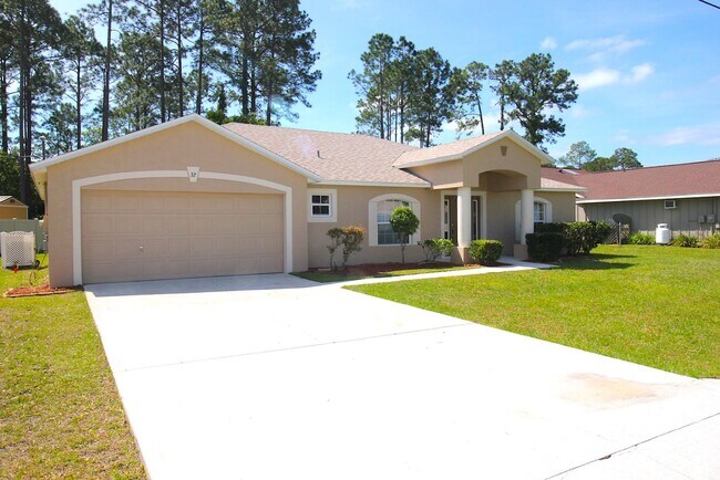 32 Ryding Ln in Palm Coast, FL - Building Photo - Building Photo