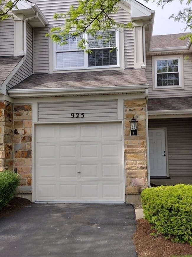 property at 925 Mesa Dr